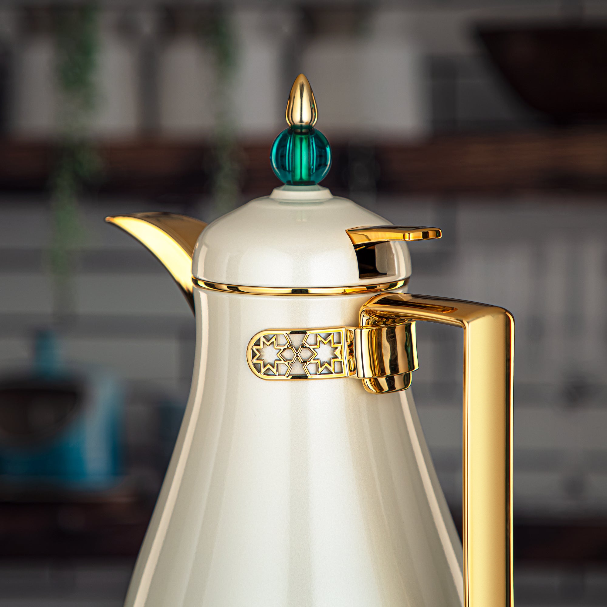 Almarjan 2 Pieces Vacuum Flask Set Pearl White & Gold - FG803-070/100 DG/PW