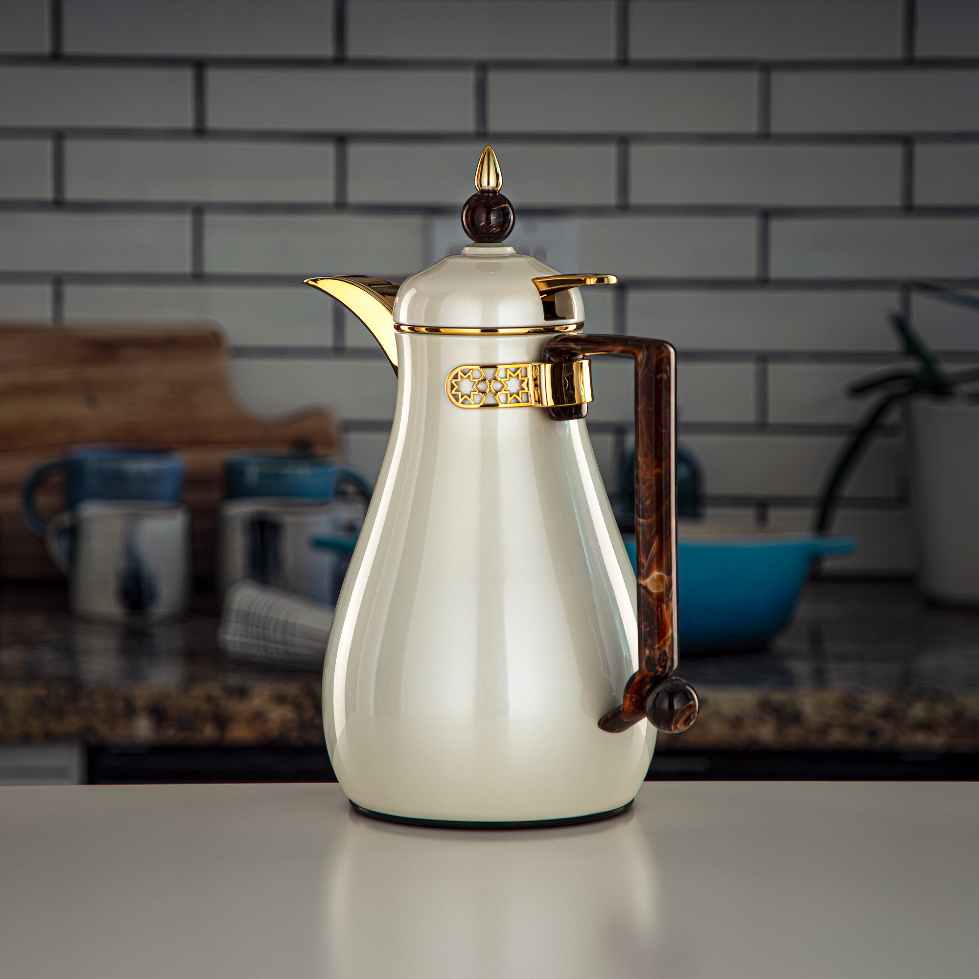 Almarjan 2 Pieces Vacuum Flask Set Pearl White & Gold - FG803-070/100 PBR/PW