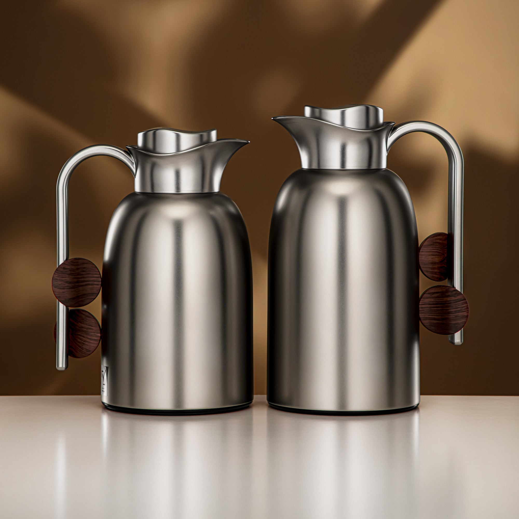 طقم ترامس المرجان 0.7 لتر + 1 لتر بلمسة نيكل غير لامع وخشب داكن