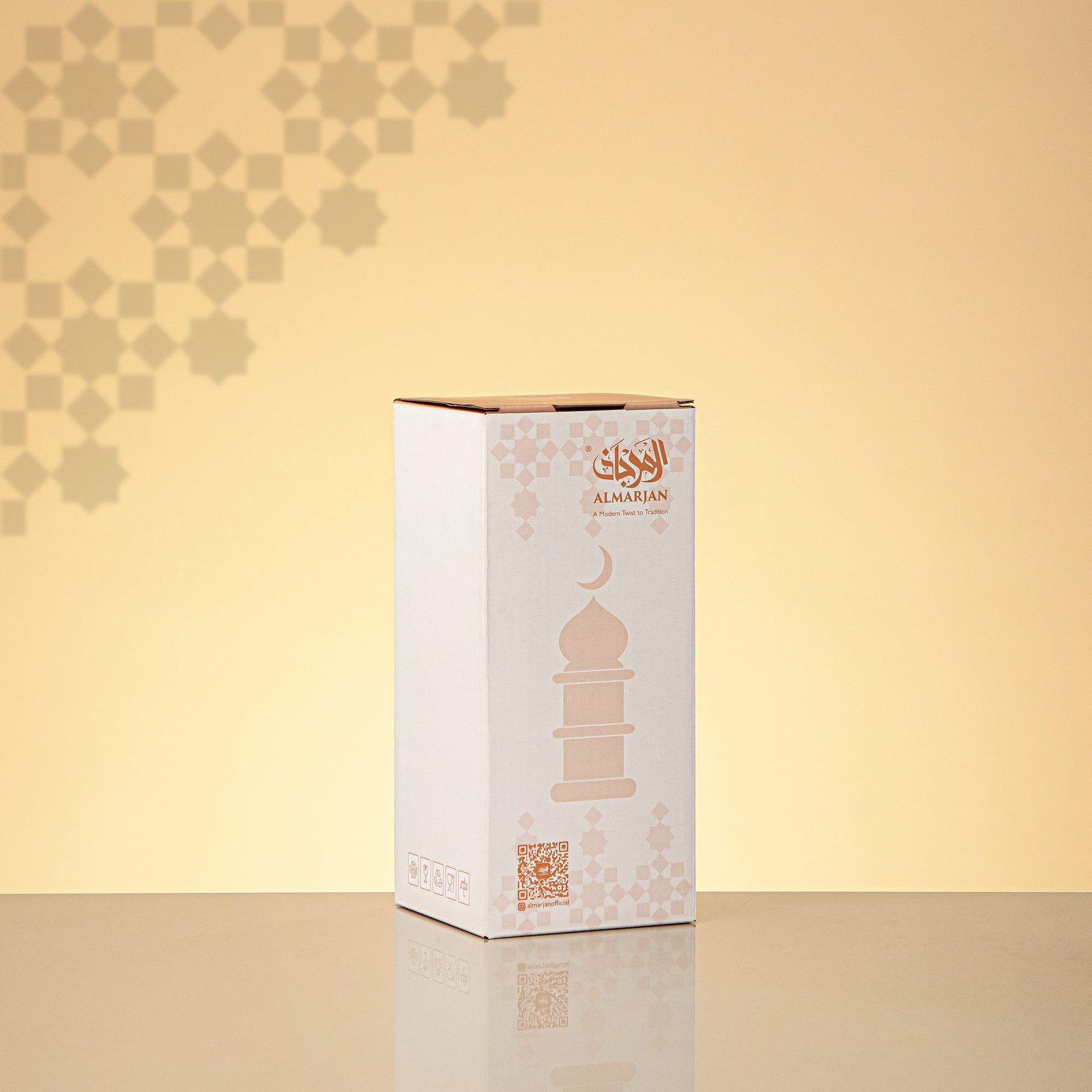 المرجان مئذنة زينة طاولة 16.5cm × 6cm عاجي مع خطوط ذهبية وهلال – Noor Al Layali