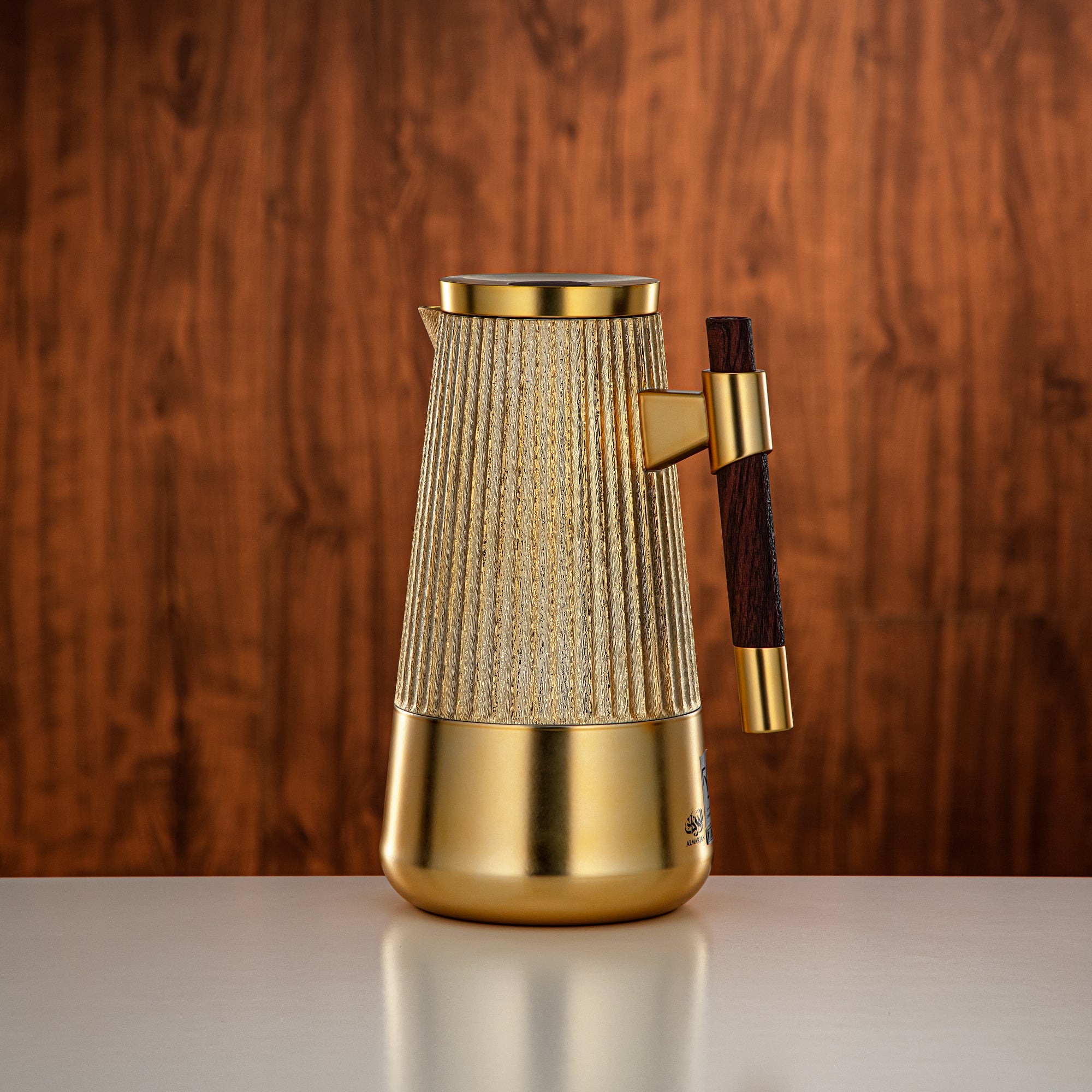 طقم ترامس المرجان 1 لتر + 1 لتر ذهبي غير لامع وخشب داكن غير لامع