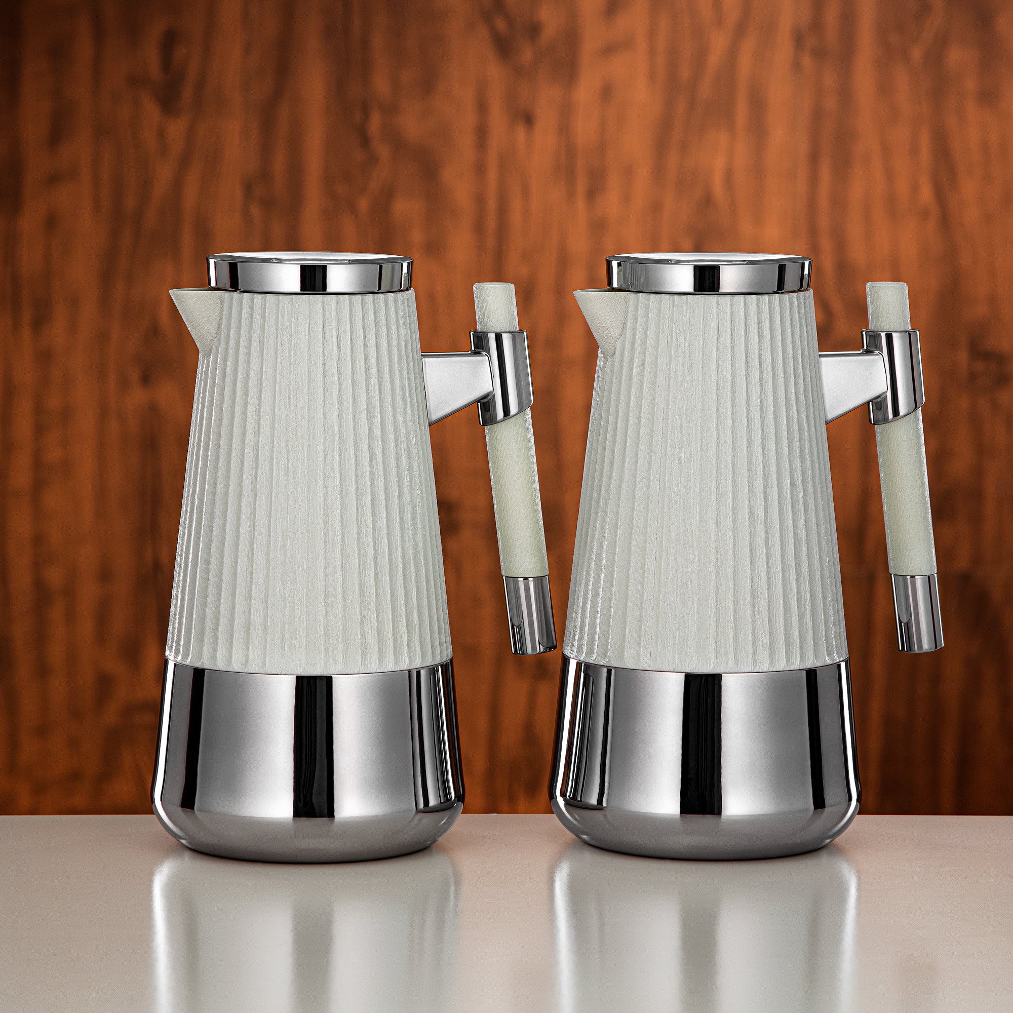 طقم ترامس المرجان 1 لتر + 1 لتر أبيض لؤلؤي وفضي