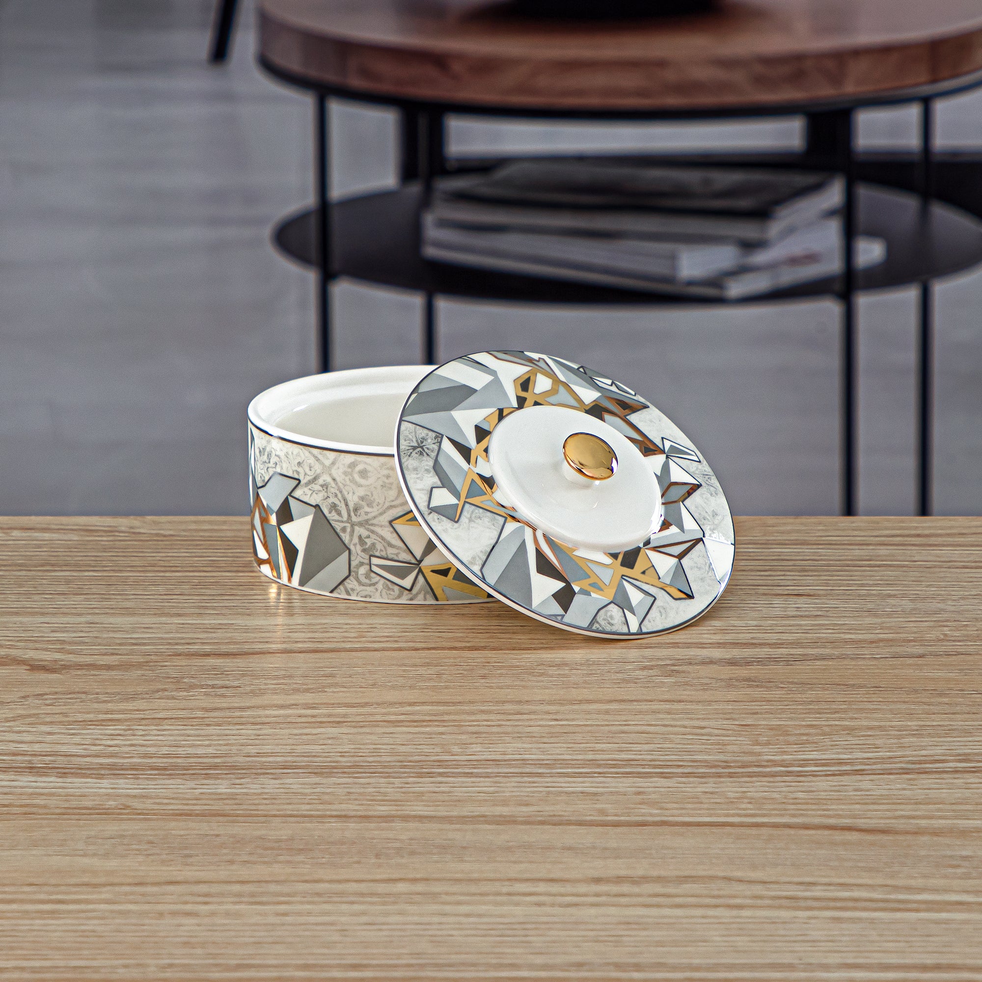 وعاء بورسلين من تشكيلة فنون بغطاء 11 سم - 1235