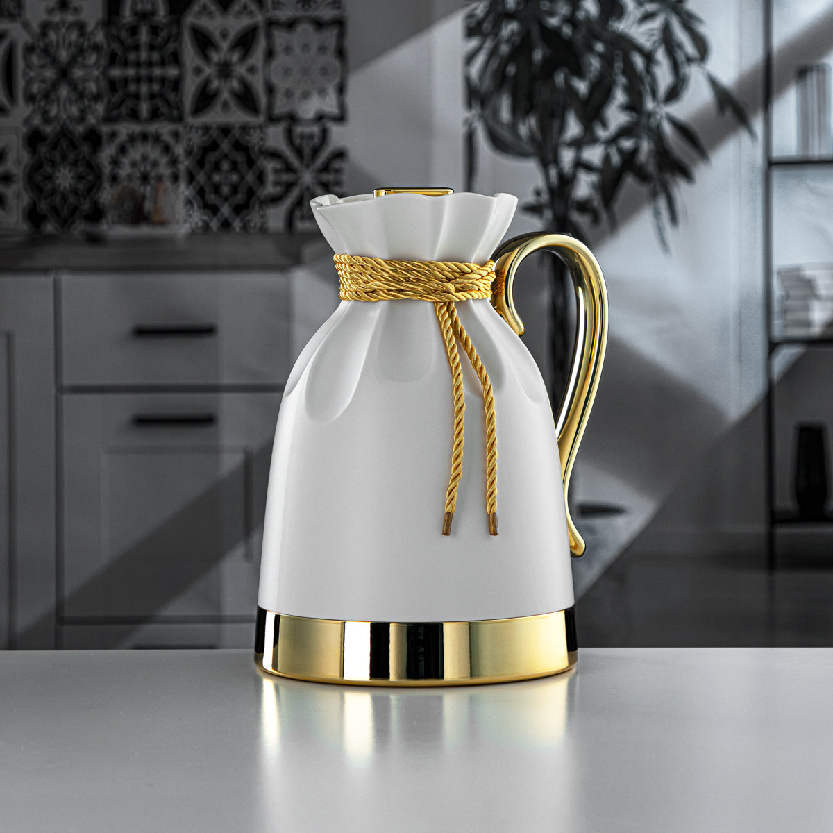 ترمس المرجان 1 لتر عاجي وذهبي - SM-2D932-100 IV/G/G