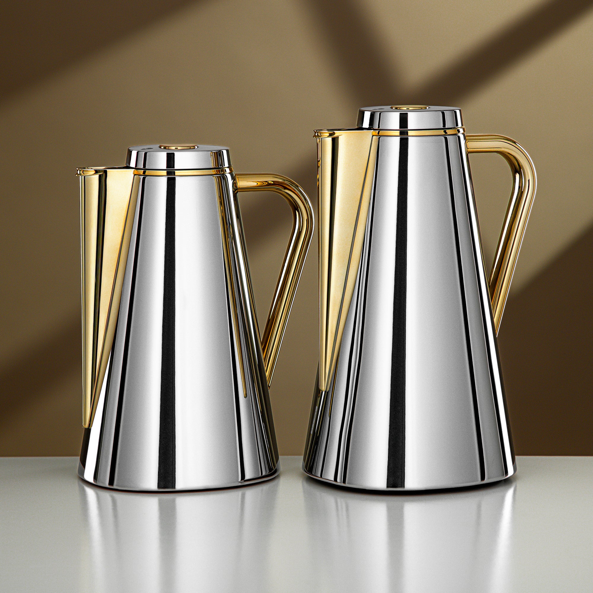 Almarjan Vacuum Flask Set 0.7L + 1L Silver & Gold