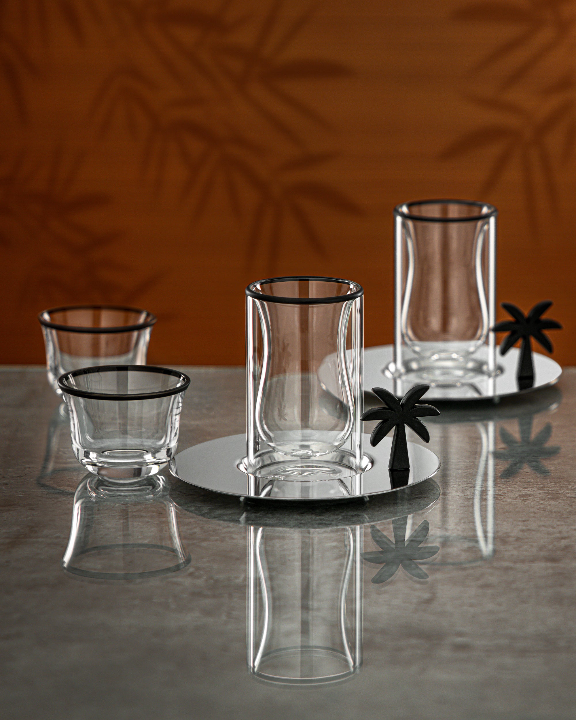 طقم شاي وقهوة المرجان، ١٨ قطعة، بحافة سوداء