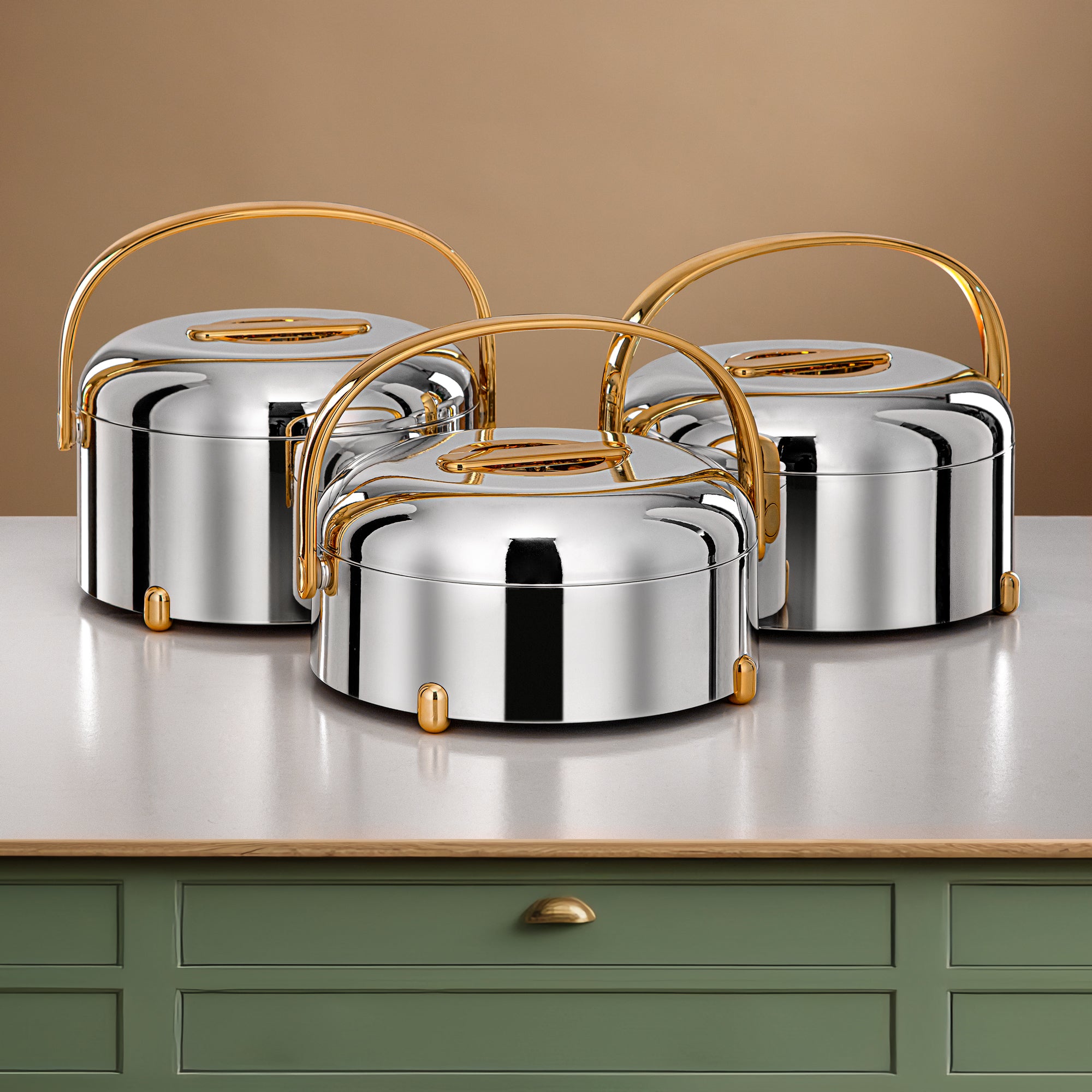 Almarjan Serving Set 24-Piece Silver & Gold