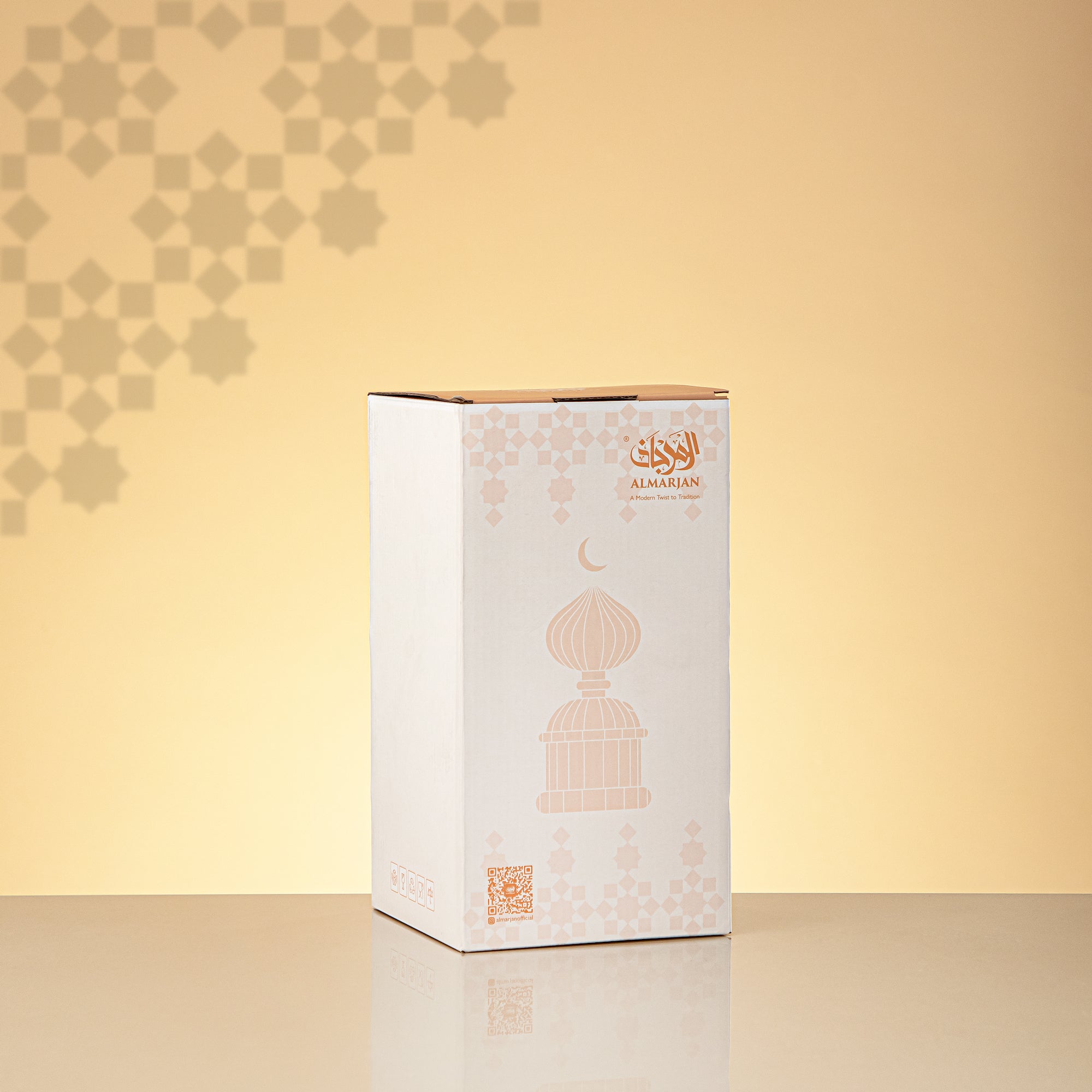 Almarjan Minaret Table Decoration 22cm x 10cm Transparent Green with Silver Lines & Crescent Moon – Noor Al Layali