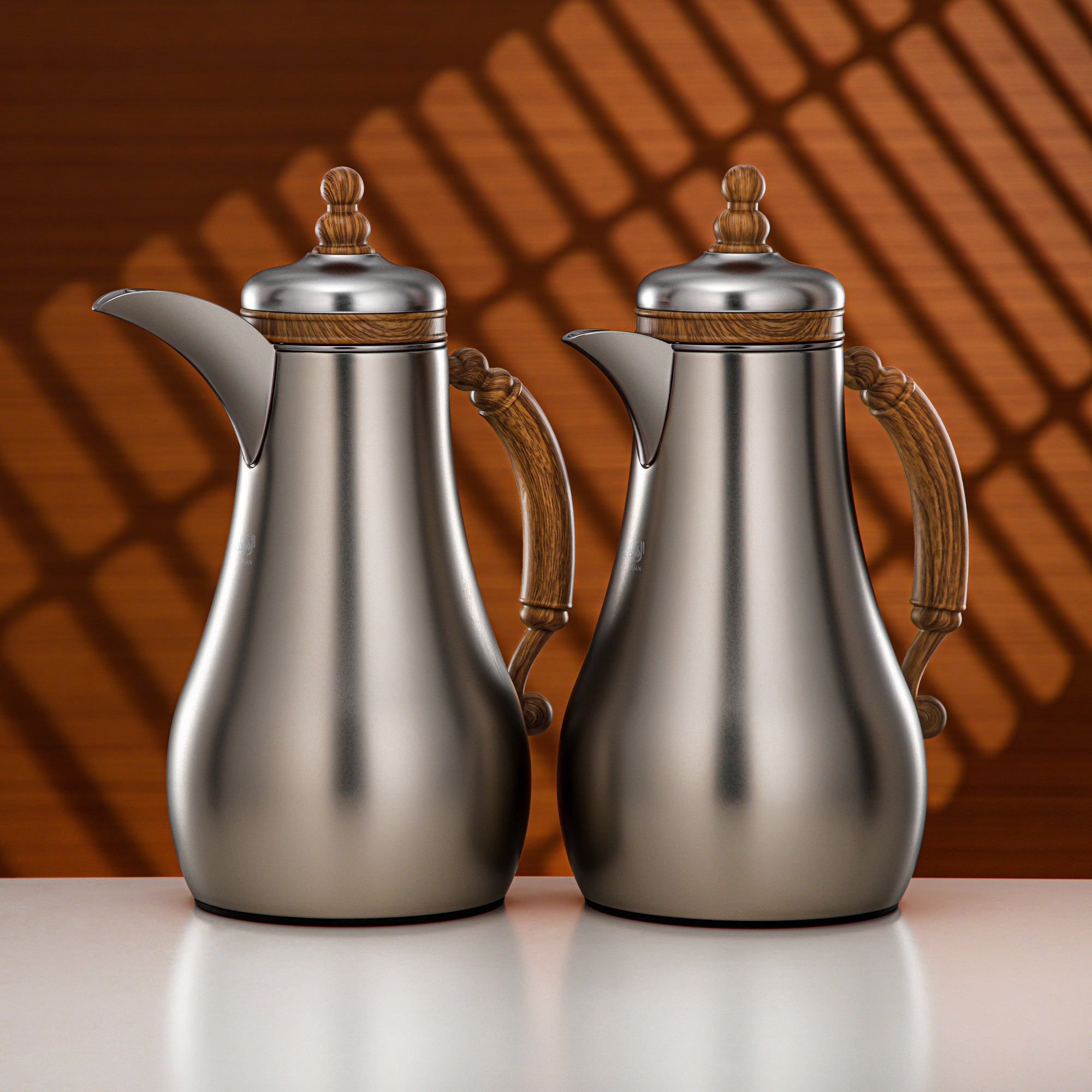 طقم ترامس المرجان ١ لتر + ١ لتر بلمسة نيكل غير لامع وخشب فاتح