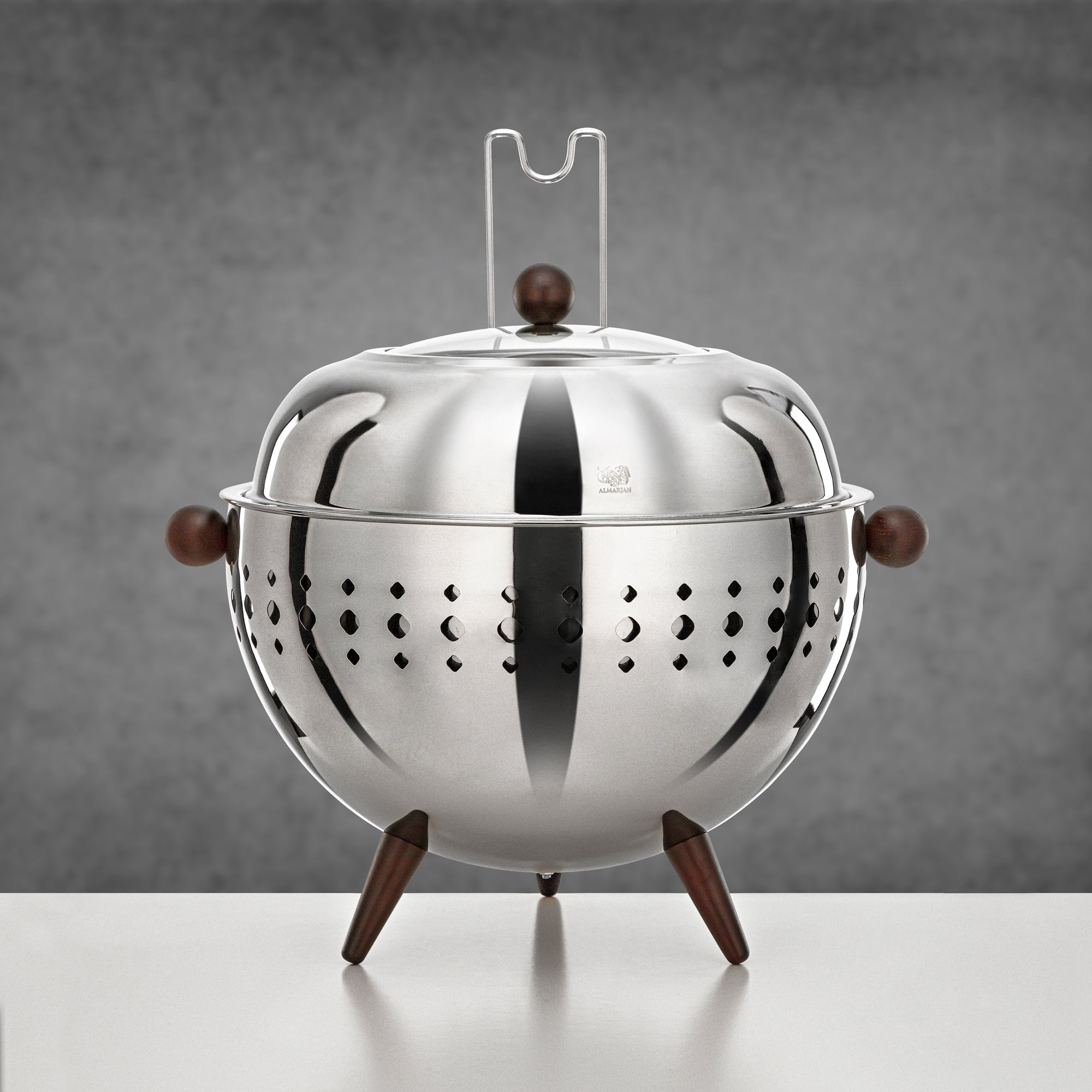 المرجان صحن تسخين 6.5 لتر بلمعة فضية مرآة ومقابض من الخشب الداكن
